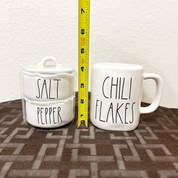 Rae Dunn CHILI FLAKES spice shaker and SALT & PEPPER stackers - Picture 7 of 7